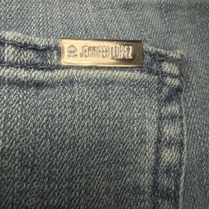 Jennifer Lopez distressed capris